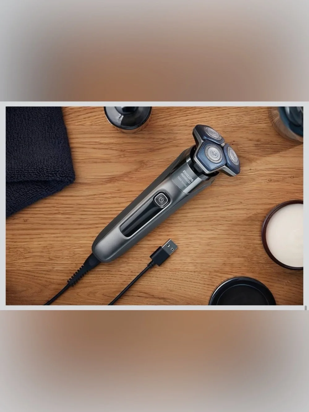 Philips Norelco Shaver 7200 Electric Razor (NEW)